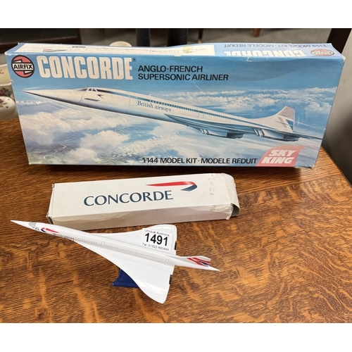 1491 - A vintage Airfix 1/144 06175-1 Series 6 Concorde (Not started) & British Airways plastic Concorde