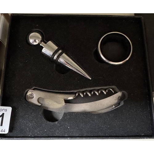 1501 - 2 Boxed corkscrew sets