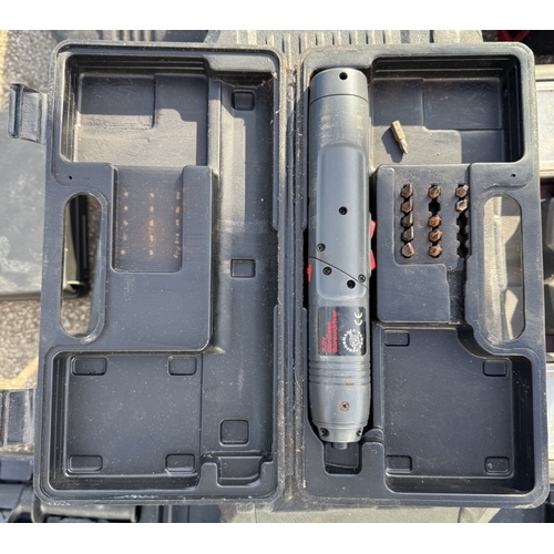 1511 - A quantity of toolboxes, some with contents including drills, a cordless screwdriver etc