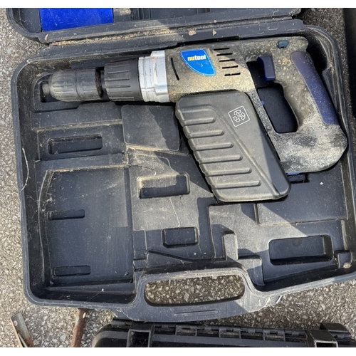 1511 - A quantity of toolboxes, some with contents including drills, a cordless screwdriver etc