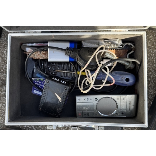 1511 - A quantity of toolboxes, some with contents including drills, a cordless screwdriver etc