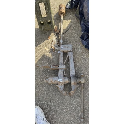 1513 - A large Blacksmith's vice