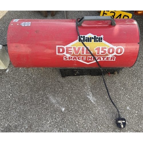 1514 - A Clarke Devil 1500 space heater