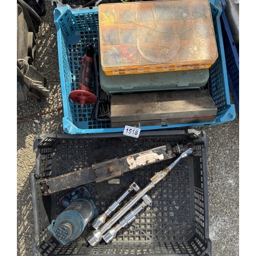 1518 - A large quantity of tools / electric tools including drills, planers etc