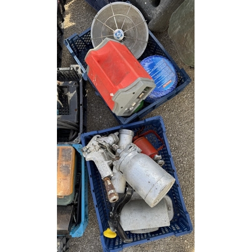 1518 - A large quantity of tools / electric tools including drills, planers etc