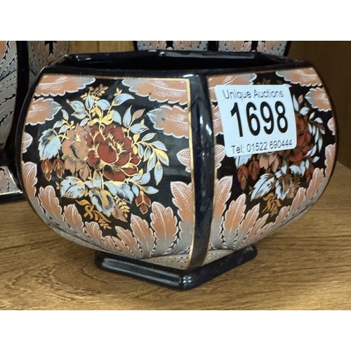 1698 - 3 Italian ceramic vases