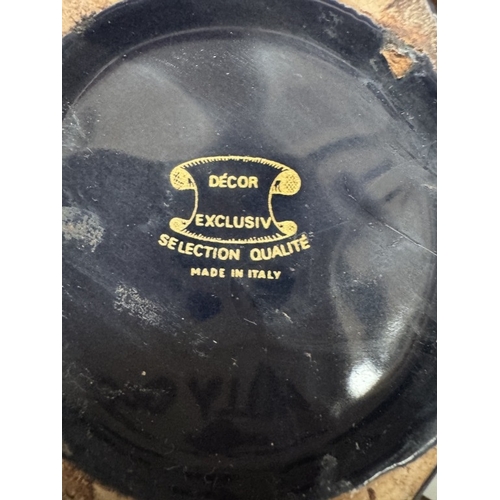 1698 - 3 Italian ceramic vases