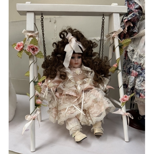 1702 - A quantity of dolls