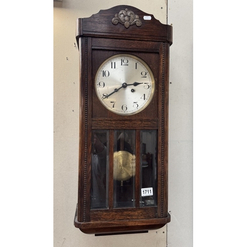 1711 - A 1930s wall clock
