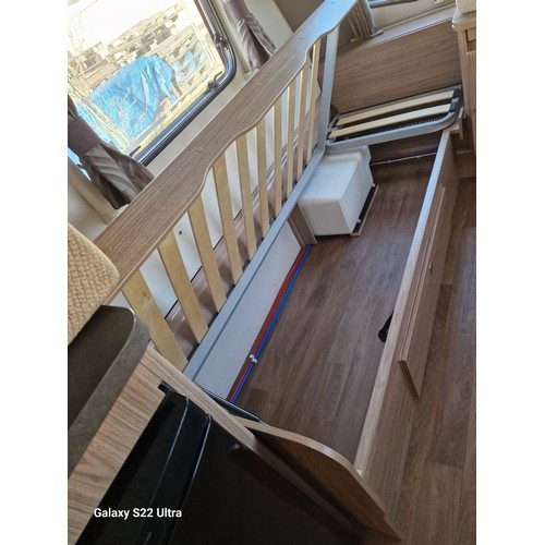 1500A - Coachman VIP 520 4 Caravan