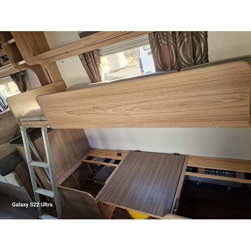 1500A - Coachman VIP 520 4 Caravan