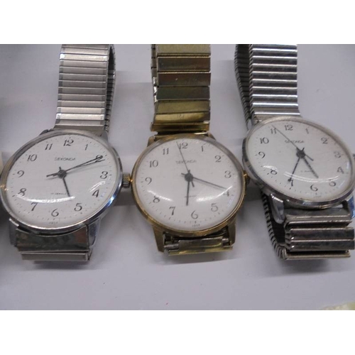 1046 - A quantity of vintage wind-up gents watches (four keep excellent time).