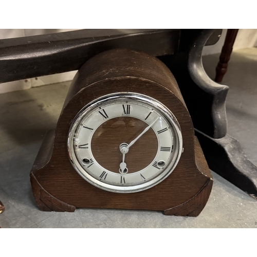 1728 - A selection of vintage clocks including mantle & wall