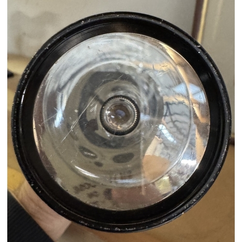 1747 - A 31cm Maglite torch