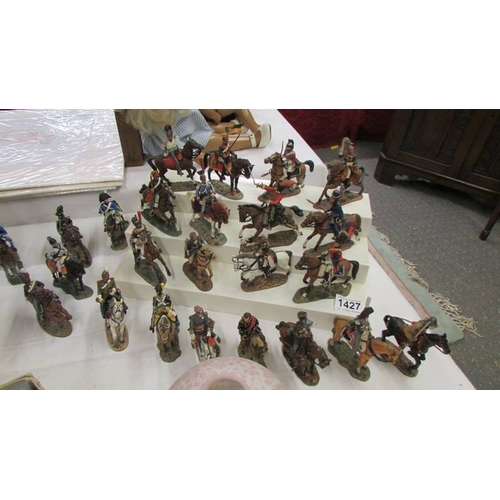 1427 - 24 Delprado soldiers on horseback models.