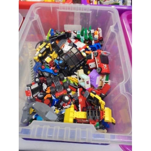 1462 - A very large quantity of vintage and later Lego (COLLECT ONLY).