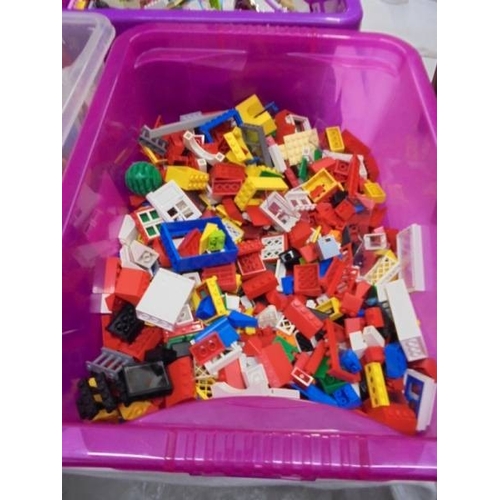 1462 - A very large quantity of vintage and later Lego (COLLECT ONLY).