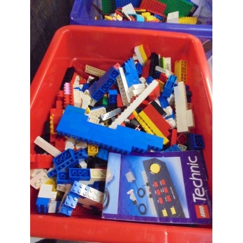 1462 - A very large quantity of vintage and later Lego (COLLECT ONLY).