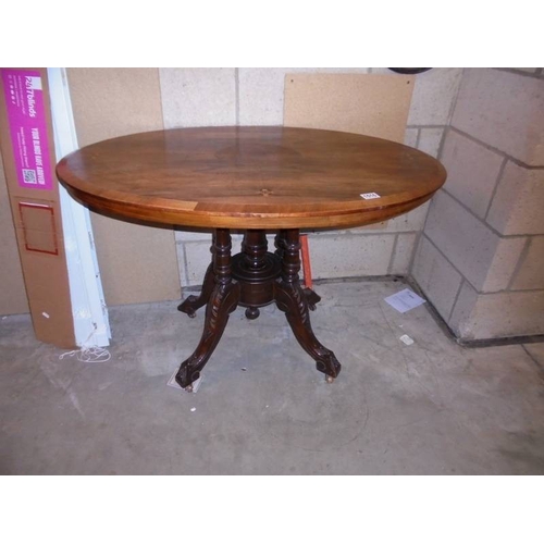 1516 - A nice small oval Victorian mahogany tip-top tea table.