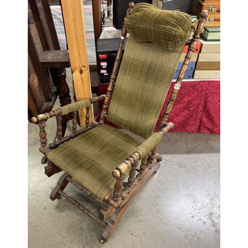 1578 - An American rocking chair.