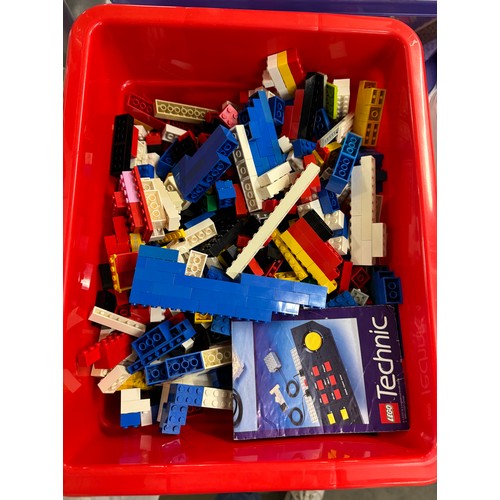 1462 - A very large quantity of vintage and later Lego (COLLECT ONLY).