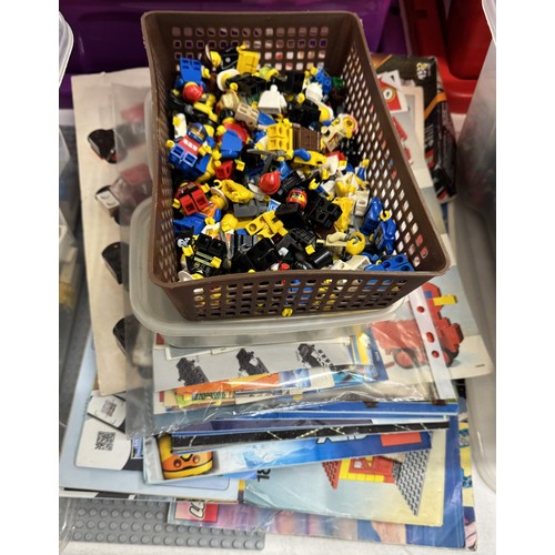 1462 - A very large quantity of vintage and later Lego (COLLECT ONLY).