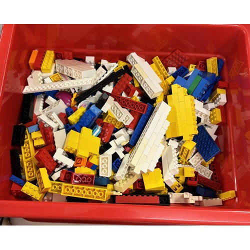 1462 - A very large quantity of vintage and later Lego (COLLECT ONLY).