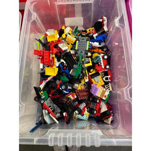 1462 - A very large quantity of vintage and later Lego (COLLECT ONLY).