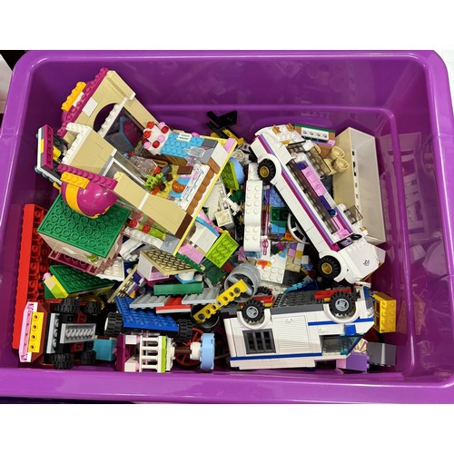 1462 - A very large quantity of vintage and later Lego (COLLECT ONLY).