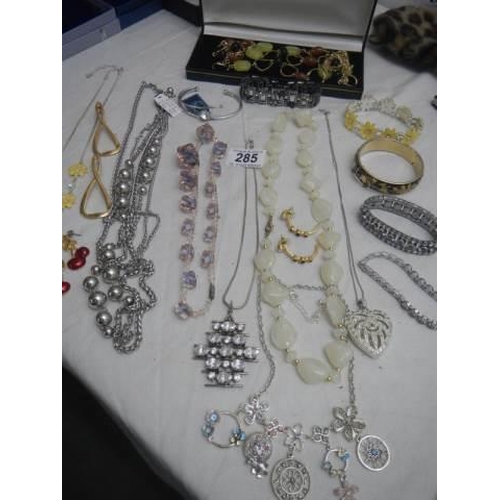285 - A quantity of necklaces and bracelets.