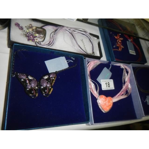 18 - Five good fashion necklaces.