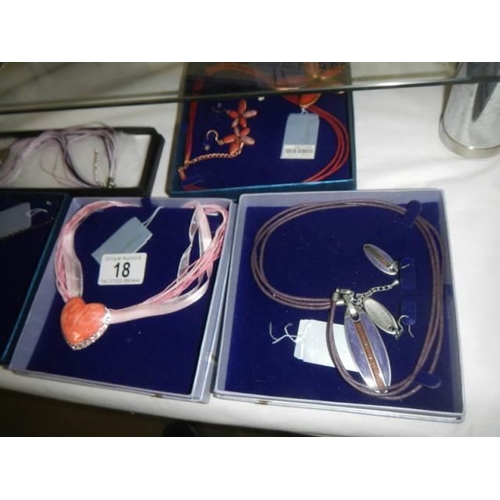 18 - Five good fashion necklaces.