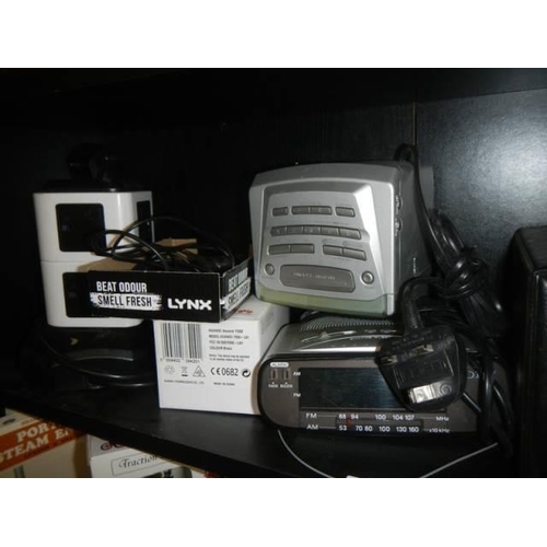 44 - A quantity of household items.