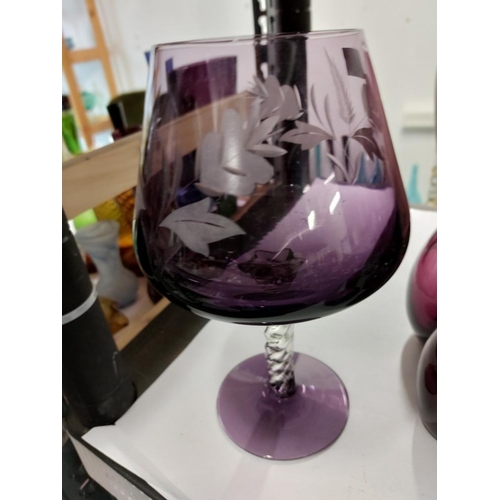 185 - 7 Whitefriar items etc