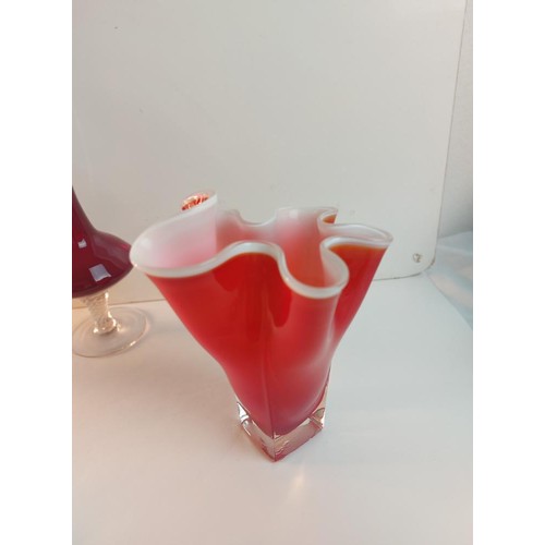 210 - A quantity of 1970s glassware