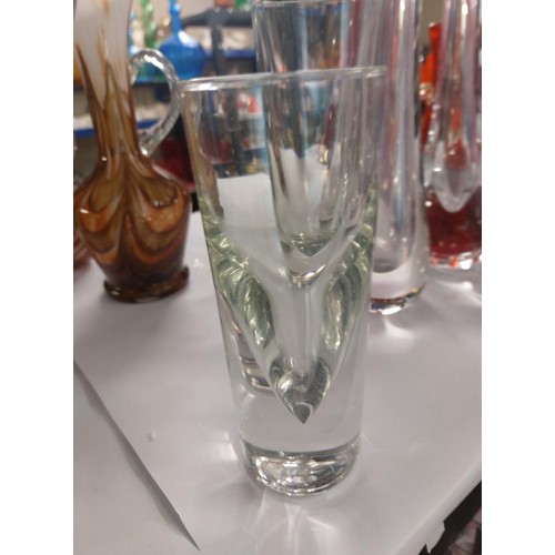 228 - 3 x Heavy stem vases & 2 heavy Italian glasses