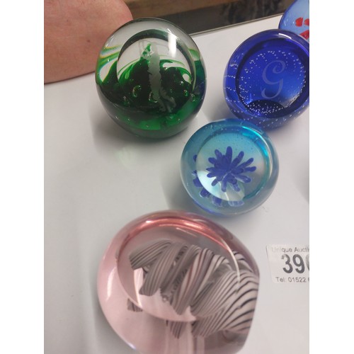396 - 7 Window paperweights