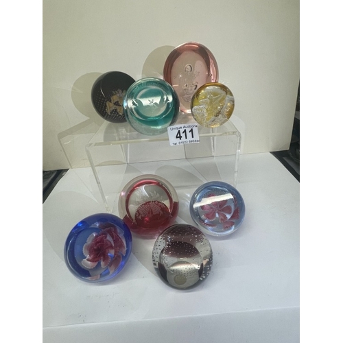 411 - 8 Window paperweights