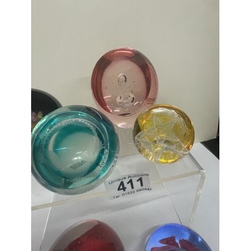411 - 8 Window paperweights