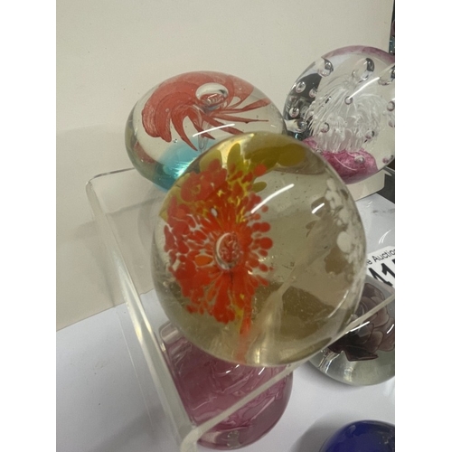 415 - 8 Mixed paperweights
