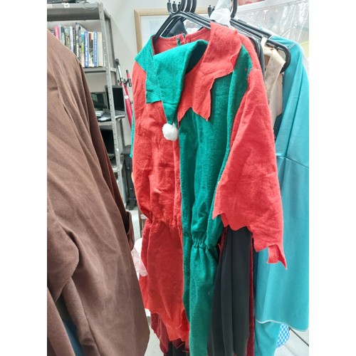 454 - A fabulous collection of fancydress