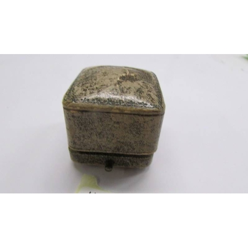 51 - A stone set yellow metal ring in a nice Victorian ring box.