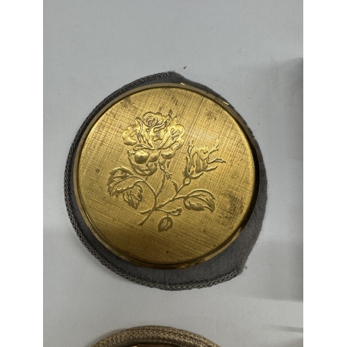 86 - A good lot of compacts including musical examples, hangbag etc