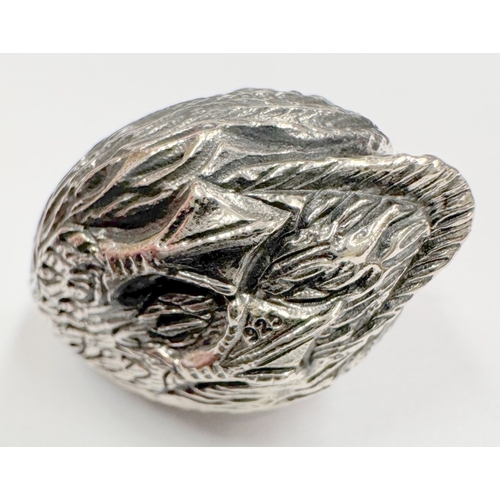 19 - A silver swan pin cushion (12.7 grams)