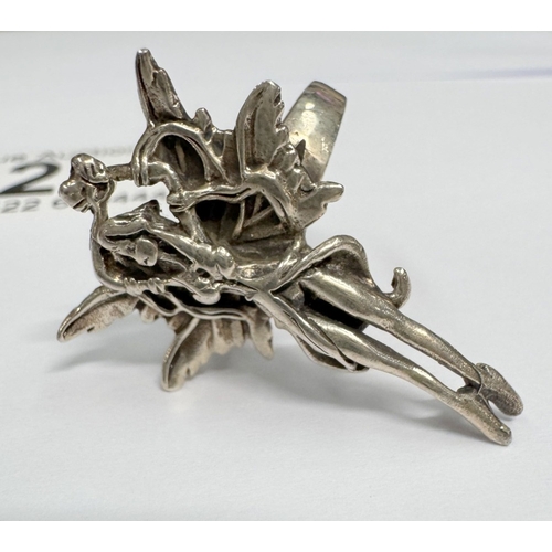 2 - A silver fairy style ring (7.11 grams)