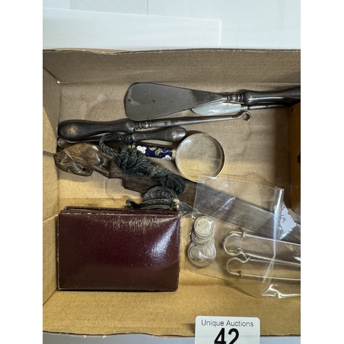 42 - A silver handled shoe horn & button hooks etc including 14 grams pre 1920 silver coins