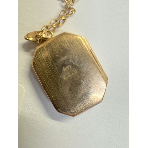 50 - A quantity of gold items including a locket, chain rings etc Approximately 12 grams