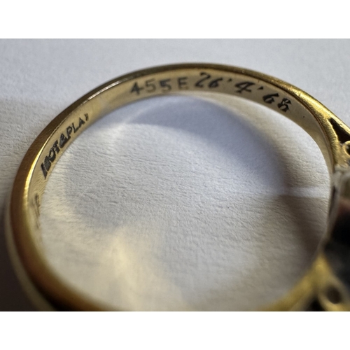 51 - An 18ct gold & platinum single stone diamond ring