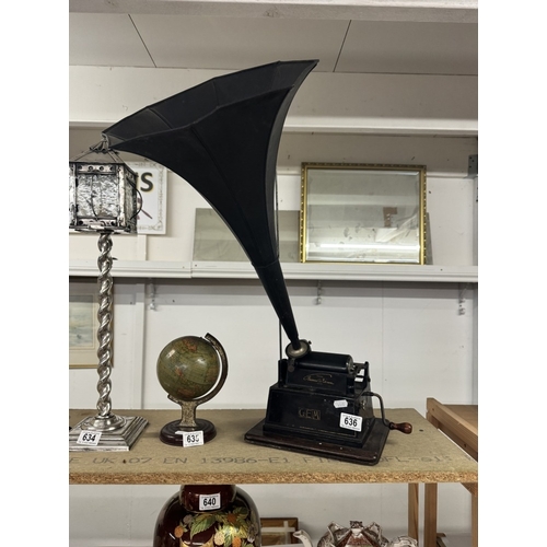 636 - A 19th century black Thomas Edison GEM phonograph with horn (Missing lid)