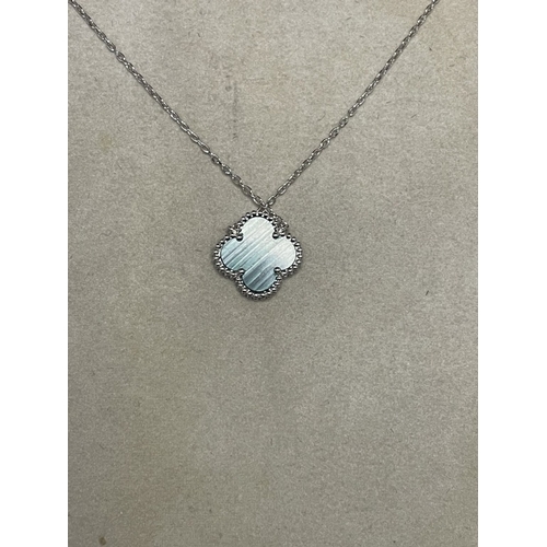 76 - A silver & malachite Van Cleef style necklace